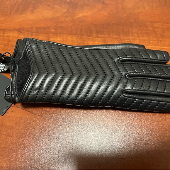 Mackage leather gloves, cashmere lined, touchscreen friendly - Picture 3 of 4